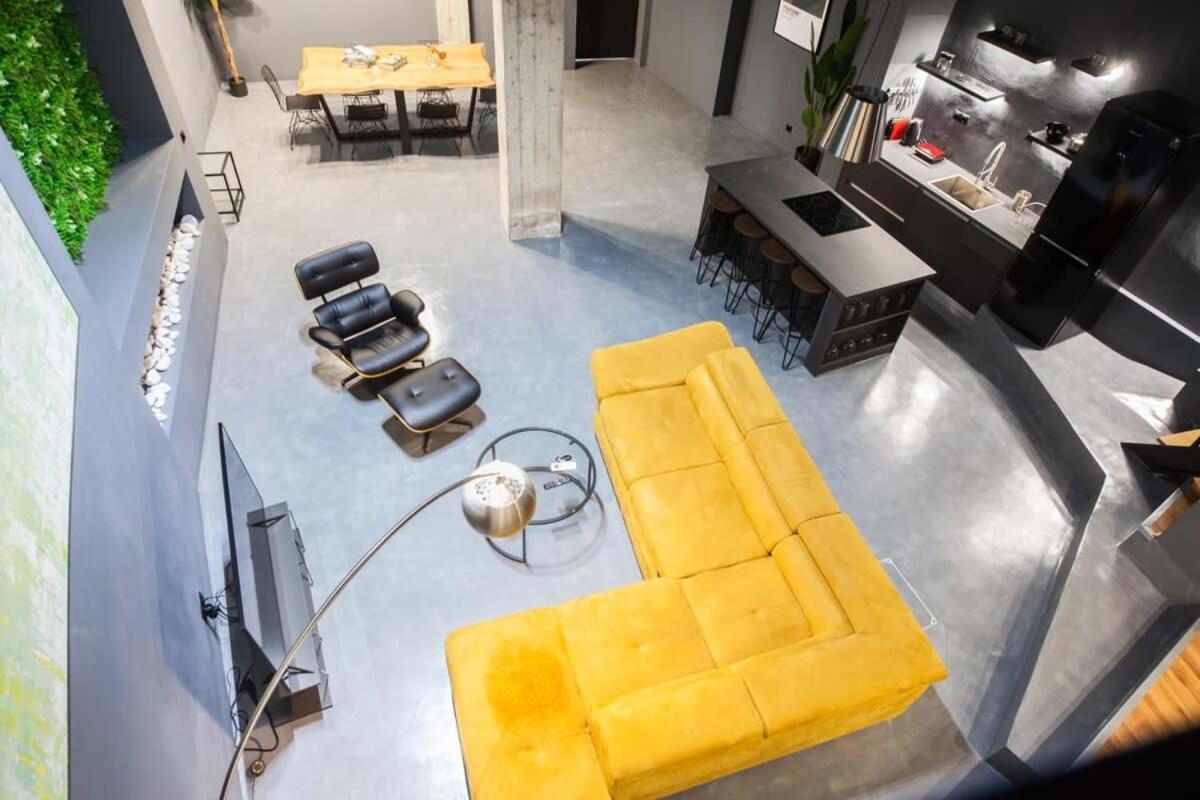 Trendy Industrial Apt Next To Museum Of Acropolis Athena Bagian luar foto