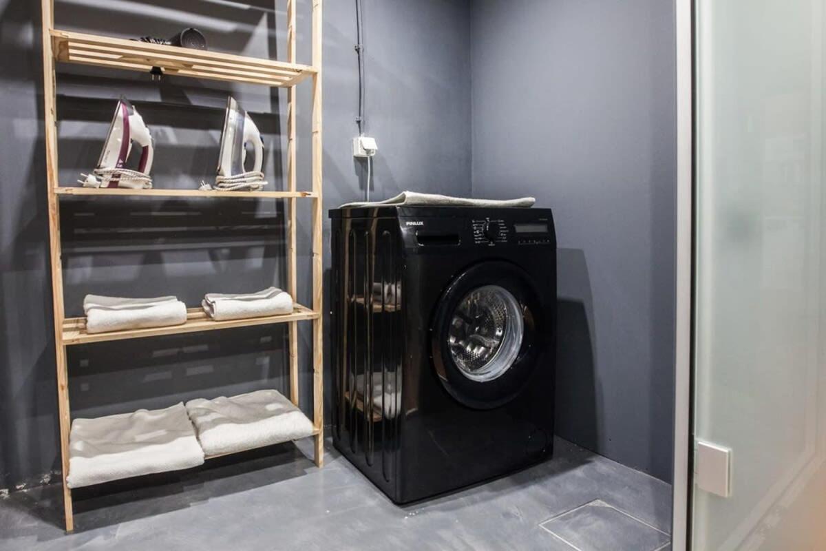 Trendy Industrial Apt Next To Museum Of Acropolis Athena Bagian luar foto