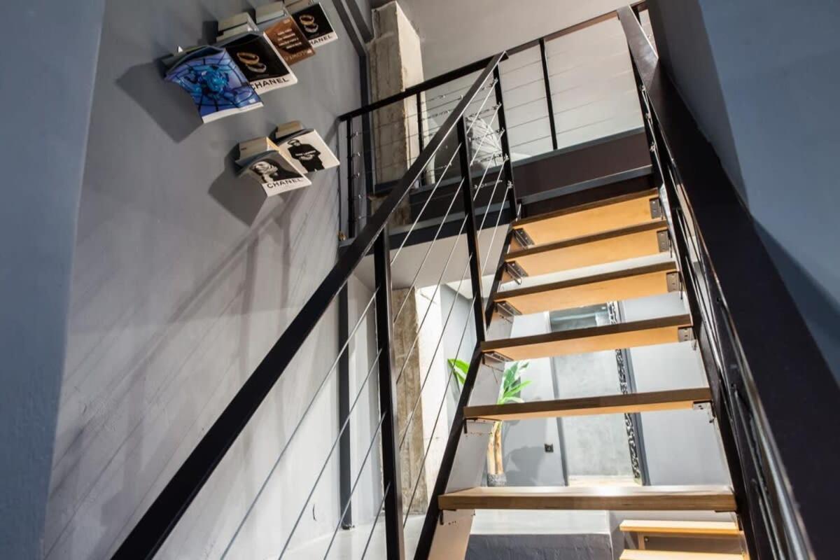 Trendy Industrial Apt Next To Museum Of Acropolis Athena Bagian luar foto