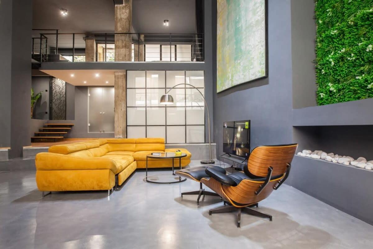 Trendy Industrial Apt Next To Museum Of Acropolis Athena Bagian luar foto